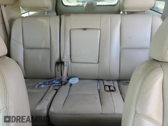 ✅ 2009 Chevrolet Suburban LTZ • VIN: 1GNFK36359R219480 • Lot: 92252075. Wystawiony na Copart z przebiegiem 158 470 mil. Bezpłatny archiwum sprzedaży aukcyjnych z USA i szczegółowy raport historii pojazdu na DreamBid. Zdjęcie 10.