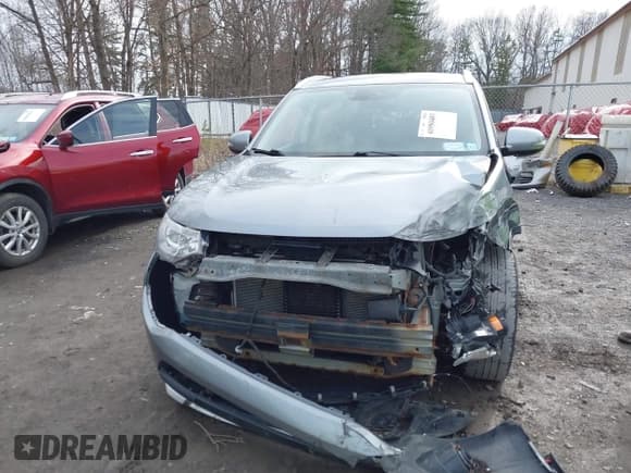 ✅ 2015 Mitsubishi Outlander GT • VIN: JA4JZ4AXXFZ013009 • Lot: 41950483. Listed on IAAI with 126,618 mi. Free auction sales archive from the USA and detailed vehicle history report at DreamBid. Image 12.