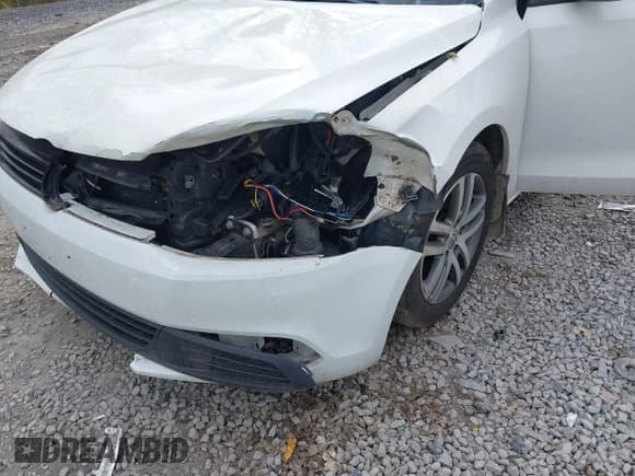 ✅ 2011 Volkswagen Jetta S • VIN: 3VW1K7AJ4BM394260 • Lot: 43550078. Listed on IAAI with 153,149 mi. Free auction sales archive from the USA and detailed vehicle history report at DreamBid. Image 6.