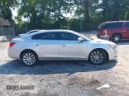 ✅ 2015 Buick LaCrosse Leather • VIN: 1G4GB5G33FF253790 • Lot: 42568327. Wystawiony na IAAI z przebiegiem 96 505 mil. Bezpłatny archiwum sprzedaży aukcyjnych z USA i szczegółowy raport historii pojazdu na DreamBid. Zdjęcie 13.