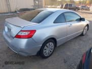 ✅ 2010 Honda Civic LX • VIN: 2HGFG1B67AH525858 • Lot: 43675155. Listed on IAAI with 124,542 mi. Free auction sales archive from the USA and detailed vehicle history report at DreamBid. Image 4.