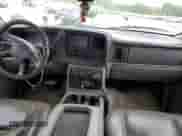 2005 Chevrolet Suburban LS with VIN 3GNFK16Z75G256551, listed as a Copart auction lot 76172014 with 229,260 mi miles and Salvage title. Bid and sale history available at DreamBid. Image 8.