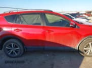 ✅ 2017 Toyota RAV4 XLE • VIN: JTMWFREV9HJ132455 • Lot: 41377871. Wystawiony na IAAI z przebiegiem 137 493 mil. Bezpłatny archiwum sprzedaży aukcyjnych z USA i szczegółowy raport historii pojazdu na DreamBid. Zdjęcie 12.