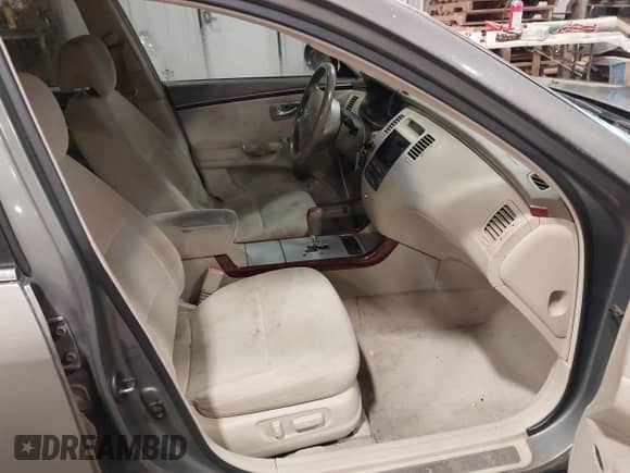 2007 Hyundai Azera SE с VIN KMHFC46F97A185119, выставлен на аукционе IAAI как лот 41286463 с пробегом 240 598 миль миль и . История ставок и продаж доступна на DreamBid. Изображение 5.