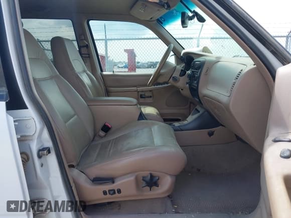 ✅ 2000 Ford Explorer Eddie Bauer • VIN: 1FMZU74E8YZA55910 • Lot: 42847157. Wystawiony na IAAI z przebiegiem 167 713 mil. Bezpłatny archiwum sprzedaży aukcyjnych z USA i szczegółowy raport historii pojazdu na DreamBid. Zdjęcie 5.