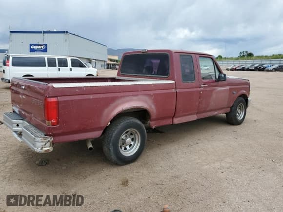 ✅ 1992 Ford F-150 S • VIN: 1FTEX15Y2NKA85618 • Lot: 59174635. Wystawiony na Copart z przebiegiem 269 186 mil. Bezpłatny archiwum sprzedaży aukcyjnych z USA i szczegółowy raport historii pojazdu na DreamBid. Zdjęcie 3.