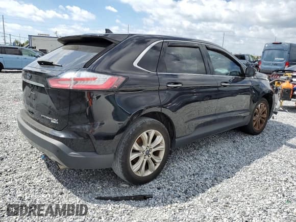 ✅ 2020 Ford Edge Titanium • VIN: 2FMPK4K92LBA16758 • Lot: 84798525. Wystawiony na Copart z przebiegiem 132 035 mil. Bezpłatny archiwum sprzedaży aukcyjnych z USA i szczegółowy raport historii pojazdu na DreamBid. Zdjęcie 3.