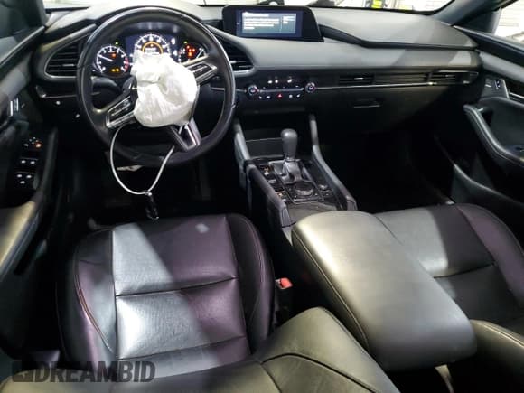 ✅ 2019 Mazda 3 Premium • VIN: JM1BPBNM1K1130085 • Лот: 84719615. Опубликован ранее на Copart с пробегом 124 362 миль. Бесплатный доступ к архиву аукционных продаж из США и подробный отчёт об истории автомобиля на DreamBid. Изображение 8.