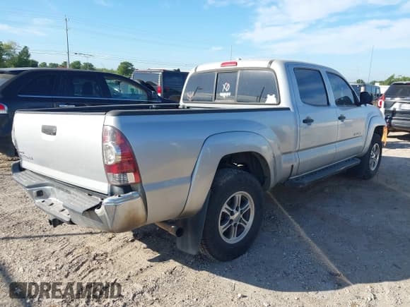 ✅ 2010 Toyota Tacoma PreRunner • VIN: 3TMKU4HN9AM026485 • Lot: 42829007. Wystawiony na IAAI z przebiegiem 194 827 mil. Bezpłatny archiwum sprzedaży aukcyjnych z USA i szczegółowy raport historii pojazdu na DreamBid. Zdjęcie 4.