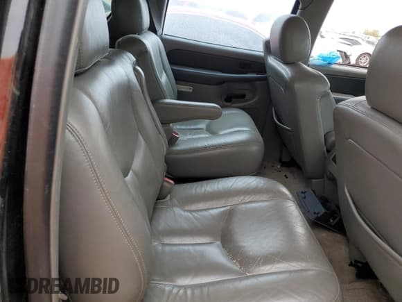 ✅ 2003 Chevrolet Suburban Z71 • VIN: 3GNFK16Z23G262321 • Лот: 83220154. Опубликован ранее на Copart с пробегом Не указан. Бесплатный доступ к архиву аукционных продаж из США и подробный отчёт об истории автомобиля на DreamBid. Изображение 11.