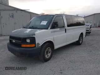 2008 Chevrolet Express Passenger с VIN 1GAGG25K781193262, выставлен на аукционе IAAI как лот 40607778 с пробегом 318 086 миль миль и . История ставок и продаж доступна на DreamBid. Изображение 2.