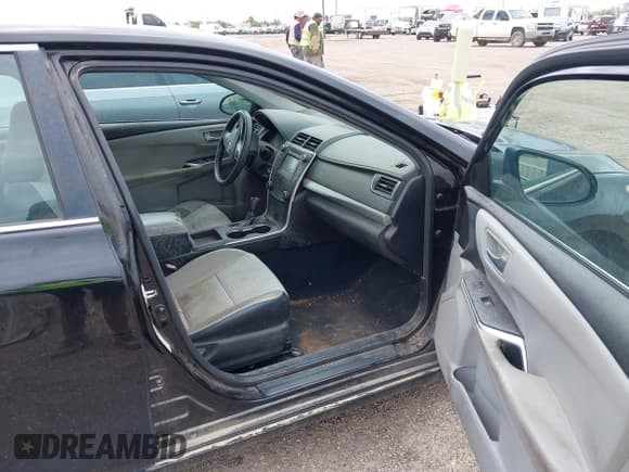 ✅ 2015 Toyota Camry XLE • VIN: 4T1BF1FK3FU039930 • Лот: 43292261. Опубликован ранее на IAAI с пробегом 114 284 миль. Бесплатный доступ к архиву аукционных продаж из США и подробный отчёт об истории автомобиля на DreamBid. Изображение 5.