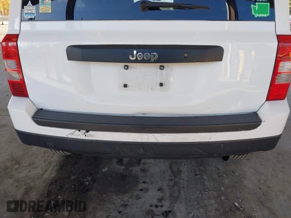 ✅ 2015 Jeep Patriot Sport • VIN: 1C4NJPBB5FD179051 • Lot: 43650712. Listed on IAAI with 114,075 mi. Free auction sales archive from the USA and detailed vehicle history report at DreamBid. Image 6.