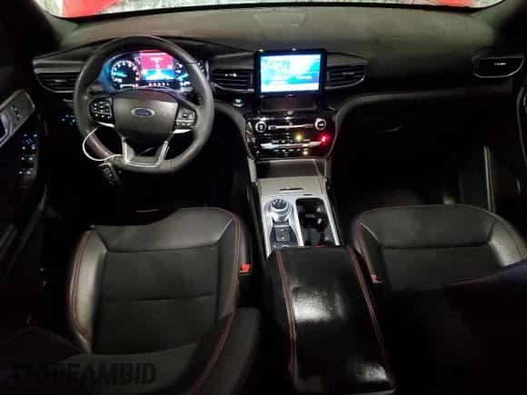 ✅ 2024 Ford Explorer ST-Line • VIN: 1FMSK8KH4RGA75885 • Lot: 84682184. Listed on Copart with 7,778 mi. Free auction sales archive from the USA and detailed vehicle history report at DreamBid. Image 8.