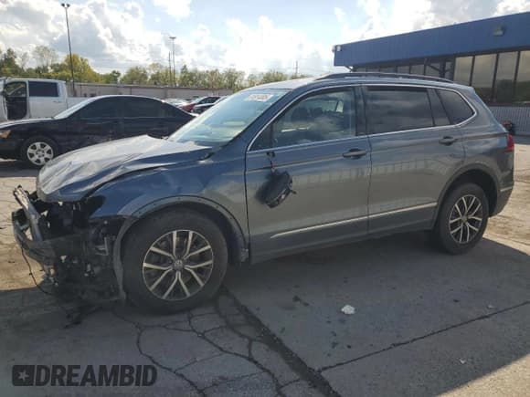✅ 2018 Volkswagen Tiguan SEL • VIN: 3VV3B7AX8JM022680 • Lot: 81814305. Listed on Copart with 34,930 mi. Free auction sales archive from the USA and detailed vehicle history report at DreamBid. Image 1.