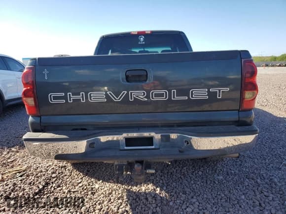 ✅ 2003 Chevrolet Silverado 1500 • VIN: 2GCEC19T631343128 • Лот: 71741614. Опубликован ранее на Copart с пробегом 149 270 миль. Бесплатный доступ к архиву аукционных продаж из США и подробный отчёт об истории автомобиля на DreamBid. Изображение 6.