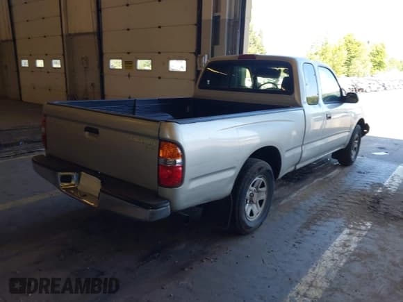 ✅ 2004 Toyota Tacoma • VIN: 5TEVL52N34Z306568 • Lot: 42639822. Wystawiony na IAAI z przebiegiem Nie podano. Bezpłatny archiwum sprzedaży aukcyjnych z USA i szczegółowy raport historii pojazdu na DreamBid. Zdjęcie 4.