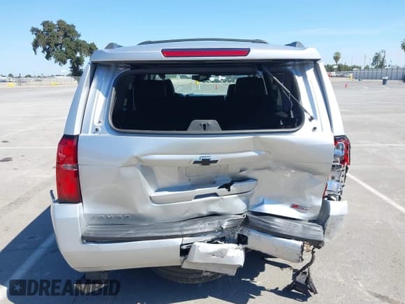 ✅ 2018 Chevrolet Tahoe LT • VIN: 1GNSKBKC9JR290670 • Lot: 42609700. Wystawiony na IAAI z przebiegiem 133 490 mil. Bezpłatny archiwum sprzedaży aukcyjnych z USA i szczegółowy raport historii pojazdu na DreamBid. Zdjęcie 16.