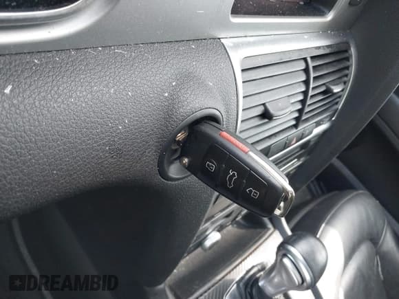 ✅ 2015 Audi Q7 Premium Plus • VIN: WA1LGAFE0FD012730 • Lot: 42811189. Wystawiony na IAAI z przebiegiem Nie podano. Bezpłatny archiwum sprzedaży aukcyjnych z USA i szczegółowy raport historii pojazdu na DreamBid. Zdjęcie 11.