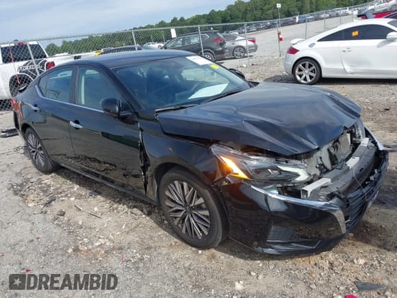 ✅ 2023 Nissan Altima SV • VIN: 1N4BL4DV2PN359785 • Lot: 43072326. Wystawiony na IAAI z przebiegiem 59 811 mil. Bezpłatny archiwum sprzedaży aukcyjnych z USA i szczegółowy raport historii pojazdu na DreamBid. Zdjęcie 1.