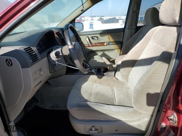 ✅ 2003 Kia Sorento LX • VIN: KNDJD733935160442 • Lot: 84615984. Listed on Copart with 211,829 mi. Free auction sales archive from the USA and detailed vehicle history report at DreamBid. Image 7.