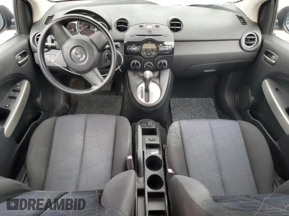 ✅ 2012 Mazda 2 Sport • VIN: JM1DE1KY5C0140495 • Lot: 70912885. Wystawiony na Copart z przebiegiem 96 695 mil. Bezpłatny archiwum sprzedaży aukcyjnych z USA i szczegółowy raport historii pojazdu na DreamBid. Zdjęcie 8.