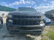 ✅ 2019 Chevrolet Silverado 1500 Custom • VIN: 1GCRYBEF2KZ317771 • Lot: 69050054. Wystawiony na Copart z przebiegiem 103 878 mil. Bezpłatny archiwum sprzedaży aukcyjnych z USA i szczegółowy raport historii pojazdu na DreamBid. Zdjęcie 5.