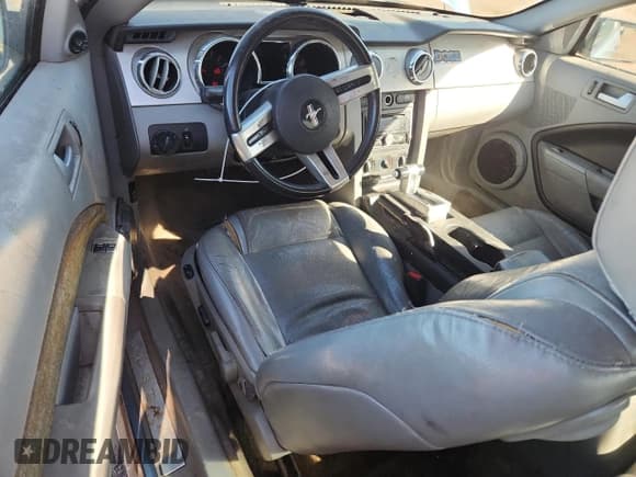 ✅ 2007 Ford Mustang Deluxe • VIN: 1ZVFT80N975277638 • Lot: 90874105. Listed on Copart with 184,050 mi. Free auction sales archive from the USA and detailed vehicle history report at DreamBid. Image 8.