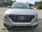 ✅ 2025 Hyundai Venue SEL • VIN: KMHRC8A37SU392200 • Lot: 91981335. Wystawiony na Copart z przebiegiem 926 mil. Bezpłatny archiwum sprzedaży aukcyjnych z USA i szczegółowy raport historii pojazdu na DreamBid. Zdjęcie 5.