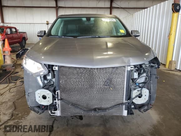 ✅ 2019 Chevrolet Traverse LT Cloth • VIN: 1GNEVGKWXKJ297932 • Lot: 86824545. Wystawiony na Copart z przebiegiem 67 367 mil. Bezpłatny archiwum sprzedaży aukcyjnych z USA i szczegółowy raport historii pojazdu na DreamBid. Zdjęcie 5.