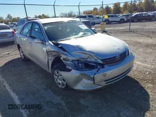 ✅ 2004 Toyota Camry STD • VIN: 4T1BE32KX4U915264 • Lot: 43543956. Wystawiony na IAAI z przebiegiem 193 402 mil. Bezpłatny archiwum sprzedaży aukcyjnych z USA i szczegółowy raport historii pojazdu na DreamBid. Zdjęcie 1.