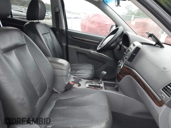 ✅ 2010 Hyundai Santa Fe GL • VIN: 5NMSG3AB6AH344732 • Lot: 41791133. Listed on IAAI with 144,668 mi. Free auction sales archive from the USA and detailed vehicle history report at DreamBid. Image 5.