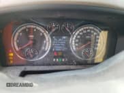 ✅ 2009 Dodge 1500 SLT • VIN: 1D3HV18P49S797471 • Lot: 43630315. Wystawiony na Copart z przebiegiem 142 931 mil. Bezpłatny archiwum sprzedaży aukcyjnych z USA i szczegółowy raport historii pojazdu na DreamBid. Zdjęcie 9.