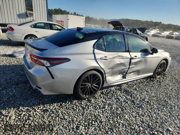 ✅ 2022 Toyota Camry XSE • VIN: 4T1K61AK6NU020391 • Lot: 85867265. Wystawiony na Copart z przebiegiem 45 371 mil. Bezpłatny archiwum sprzedaży aukcyjnych z USA i szczegółowy raport historii pojazdu na DreamBid. Zdjęcie 3.