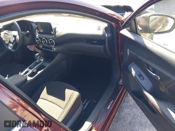 ✅ 2025 Nissan Sentra SV • VIN: 3N1AB8CV8SY364375 • Lot: 43592087. Listed on IAAI with 1,204 mi. Free auction sales archive from the USA and detailed vehicle history report at DreamBid. Image 5.