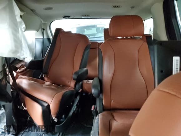 ✅ 2024 Kia Carnival SX • VIN: KNDNE5H33R6394218 • Lot: 80564805. Wystawiony na Copart z przebiegiem 28 564 mil. Bezpłatny archiwum sprzedaży aukcyjnych z USA i szczegółowy raport historii pojazdu na DreamBid. Zdjęcie 10.