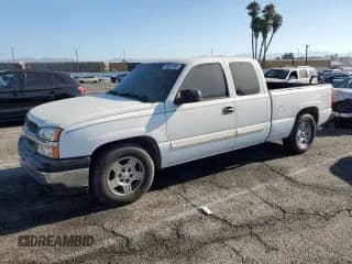 2004 Chevrolet Silverado 1500 LS with VIN 2GCEC19VX41136938, listed as a Copart auction lot 70601895 with 208,678 mi miles and Salvage title. Bid and sale history available at DreamBid. Image 1.