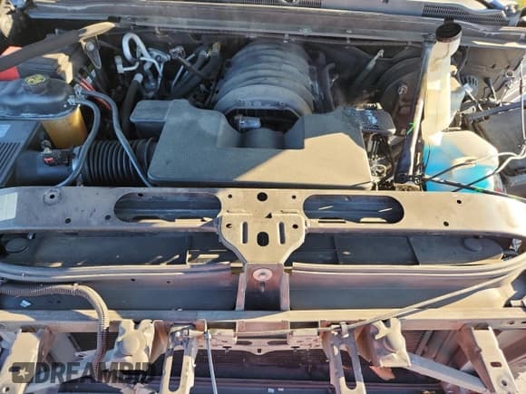 ✅ 2020 Chevrolet Suburban LS • VIN: 1GNSCGKC8LR221921 • Лот: 82263195. Опубликован ранее на Copart с пробегом 121 384 миль. Бесплатный доступ к архиву аукционных продаж из США и подробный отчёт об истории автомобиля на DreamBid. Изображение 11.