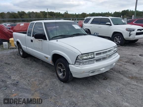 ✅ 2002 Chevrolet S-10 LS • VIN: 1GCCS19W628251386 • Лот: 41499348. Опубликован ранее на IAAI с пробегом 149 653 миль. Бесплатный доступ к архиву аукционных продаж из США и подробный отчёт об истории автомобиля на DreamBid. Изображение 1.