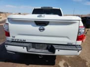 ✅ 2018 Nissan Titan Platinum Reserve • VIN: 1N6AA1E66JN534528 • Lot: 70509435. Wystawiony na Copart z przebiegiem 74 597 mil. Bezpłatny archiwum sprzedaży aukcyjnych z USA i szczegółowy raport historii pojazdu na DreamBid. Zdjęcie 6.