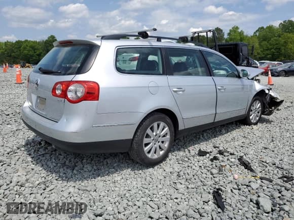 ✅ 2008 Volkswagen Passat Komfort • VIN: WVWXK73C78E208530 • Лот: 54888385. Опубликован ранее на Copart с пробегом Не указан. Бесплатный доступ к архиву аукционных продаж из США и подробный отчёт об истории автомобиля на DreamBid. Изображение 3.