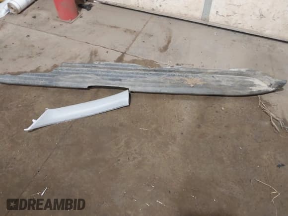 ✅ 2015 Chevrolet Suburban LT • VIN: 1GNSKJKC9FR686227 • Lot: 43595825. Wystawiony na IAAI z przebiegiem 171 806 mil. Bezpłatny archiwum sprzedaży aukcyjnych z USA i szczegółowy raport historii pojazdu na DreamBid. Zdjęcie 12.