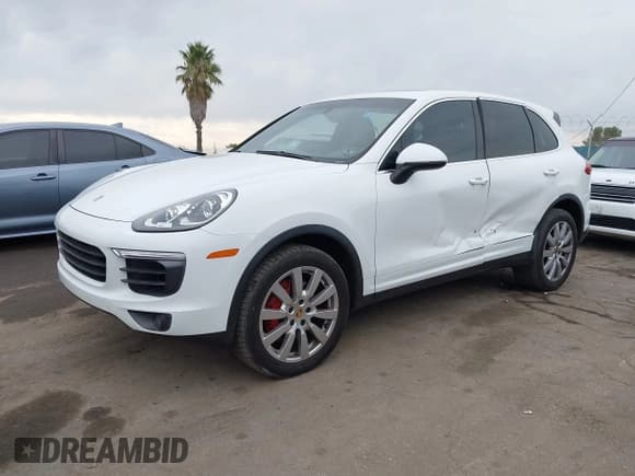 ✅ 2016 Porsche Cayenne S • VIN: WP1AB2A2XGLA93949 • Lot: 43693082. Listed on IAAI with 89,548 mi. Free auction sales archive from the USA and detailed vehicle history report at DreamBid. Image 2.
