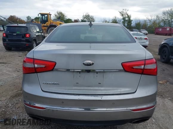 ✅ 2014 Kia Cadenza Premium • VIN: KNALN4D77E5130670 • Лот: 43422054. Опубликован ранее на IAAI с пробегом 165 239 миль. Бесплатный доступ к архиву аукционных продаж из США и подробный отчёт об истории автомобиля на DreamBid. Изображение 16.