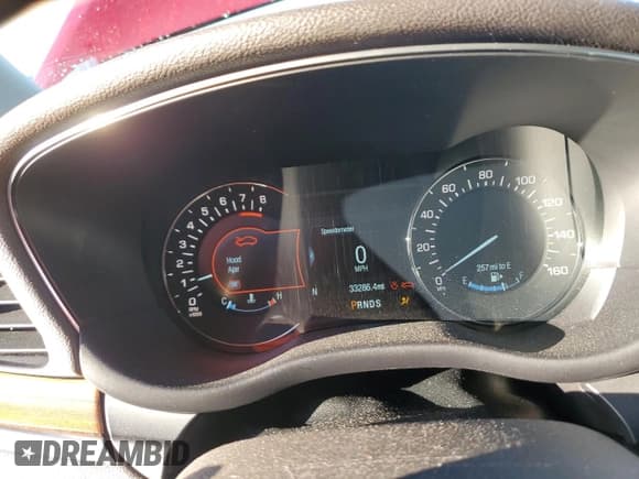 ✅ 2017 Lincoln MKC Select • VIN: 5LMCJ2D90HUL63104 • Lot: 89887975. Wystawiony na Copart z przebiegiem 33 286 mil. Bezpłatny archiwum sprzedaży aukcyjnych z USA i szczegółowy raport historii pojazdu na DreamBid. Zdjęcie 9.