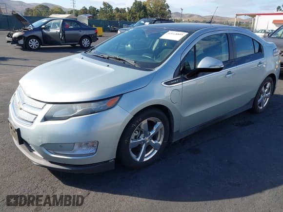 ✅ 2011 Chevrolet Volt • VIN: 1G1RC6E43BU101695 • Lot: 43518895. Wystawiony na IAAI z przebiegiem 88 736 mil. Bezpłatny archiwum sprzedaży aukcyjnych z USA i szczegółowy raport historii pojazdu na DreamBid. Zdjęcie 2.