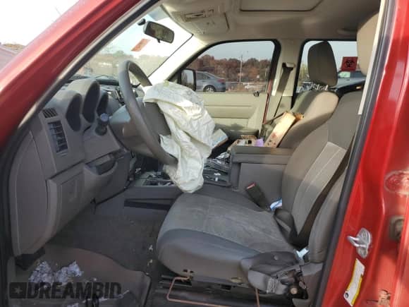 2007 Dodge Nitro SXT z VIN 1D8GU28KX7W504035, wystawiony jako Copart lot #78662144 z przebiegiem 127 095 mil mil oraz Szkoda całkowita • Salvage title. Historia ofert i sprzedaży dostępna na DreamBid. Obrazek 7.