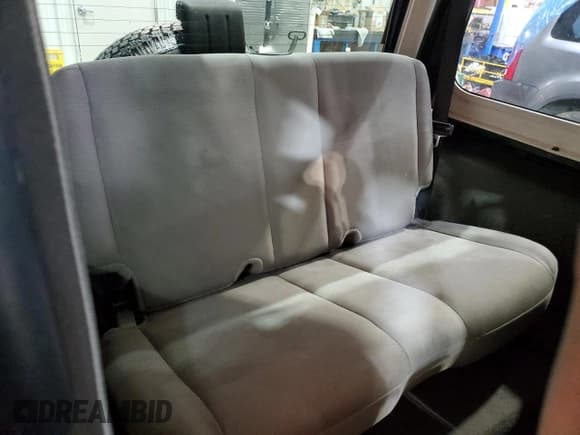 ✅ 2006 Jeep Wrangler Sport • VIN: 1J4FA49SX6P762829 • Lot: 90300875. Wystawiony na Copart z przebiegiem 223 088 mil. Bezpłatny archiwum sprzedaży aukcyjnych z USA i szczegółowy raport historii pojazdu na DreamBid. Zdjęcie 11.