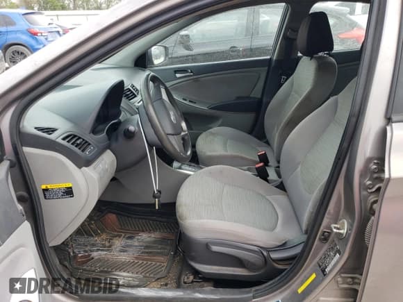 ✅ 2017 Hyundai Accent SE • VIN: KMHCT4AE6HU380760 • Лот: 68061823. Опубликован ранее на Copart с пробегом 227 205 миль. Бесплатный доступ к архиву аукционных продаж из США и подробный отчёт об истории автомобиля на DreamBid. Изображение 7.