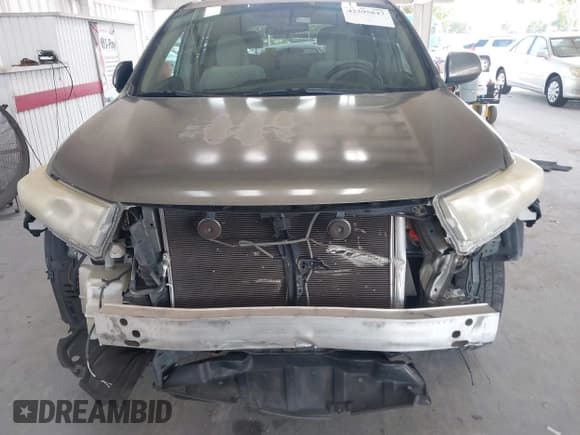 ✅ 2012 Toyota Highlander • VIN: 5TDZK3EH3CS088254 • Lot: 42295847. Wystawiony na IAAI z przebiegiem 193 404 mil. Bezpłatny archiwum sprzedaży aukcyjnych z USA i szczegółowy raport historii pojazdu na DreamBid. Zdjęcie 12.